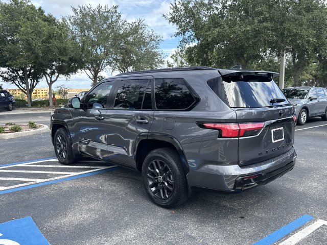 Used 2024 Toyota Sequoia Platinum AWD/4WD image 6
