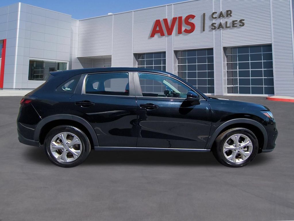 Used 2025 Honda HR-V LX image 5