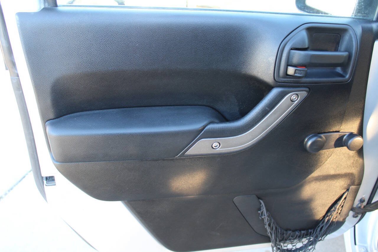 Used 2011 Jeep Wrangler Sport AWD/4WD image 12