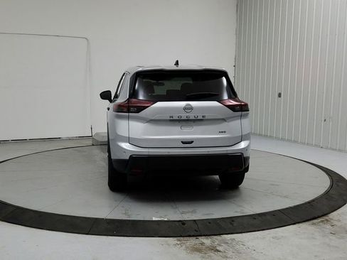 Used 2025 Nissan Rogue S image 6