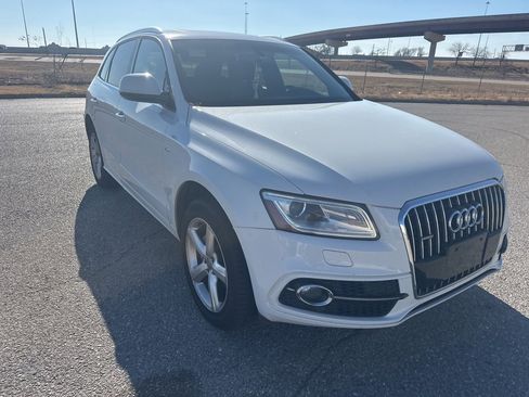 Used 2017 Audi Q5 2.0T Premium Plus w/ Technology Package image 3