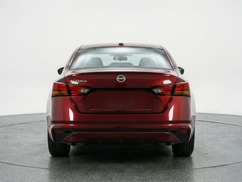 Used 2025 Nissan Altima 2.5 SV image 7
