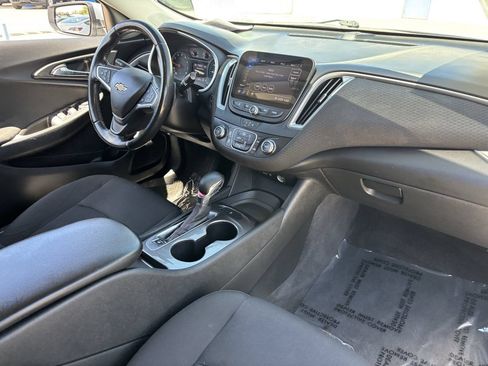 Used 2022 Chevrolet Malibu RS FWD image 10
