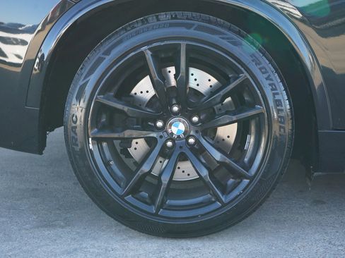 Used 2017 BMW X5 M image 3
