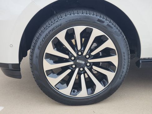 Used 2022 Lincoln Navigator Reserve image 10