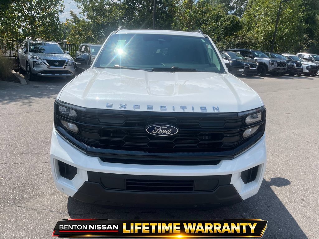 Used 2025 Ford Expedition Active RWD image 11