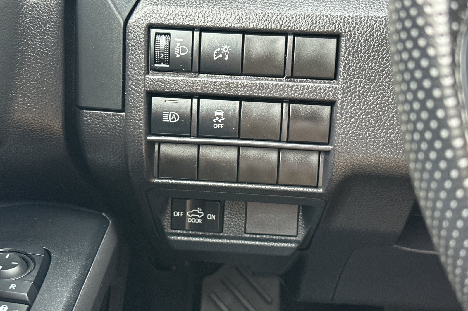Certified 2026 Toyota Tacoma SR AWD/4WD image 41