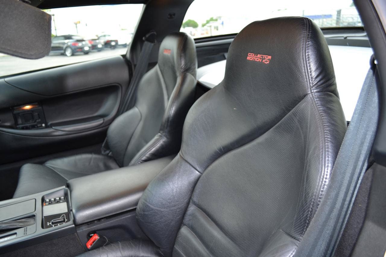 Used 1996 Chevrolet Corvette Coupe RWD image 23