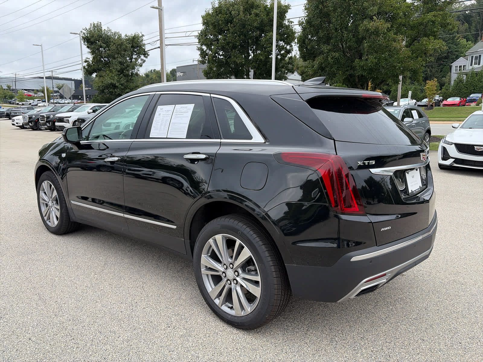 Used 2024 Cadillac XT5 Premium Luxury AWD/4WD image 2