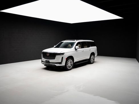 Used 2024 Cadillac Escalade Premium Luxury AWD/4WD image 84