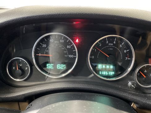 Certified 2015 Jeep Wrangler Unlimited Sahara w/ Dual Top Group image 20