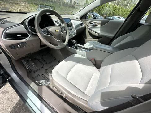 Used 2023 Chevrolet Malibu LT FWD image 17