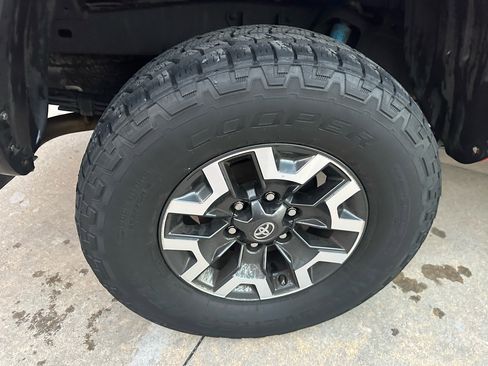 Used 2018 Toyota Tacoma SR image 69