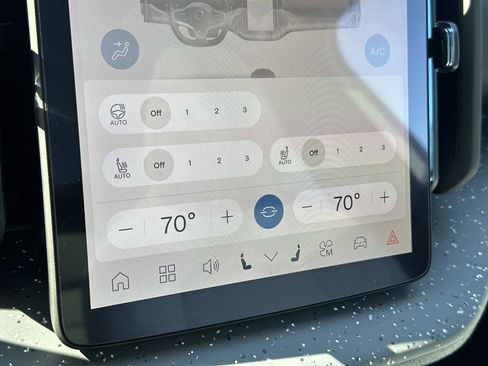 New 2025 Volvo EX30 Ultra w/ Protection Package Premier image 25