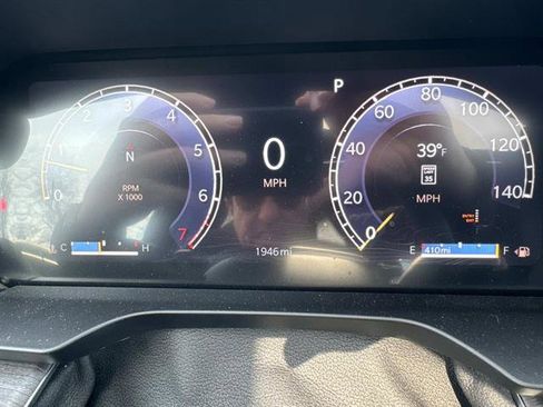 Certified 2025 Jeep Grand Cherokee Overland w/ Luxury Tech Group IV image 17