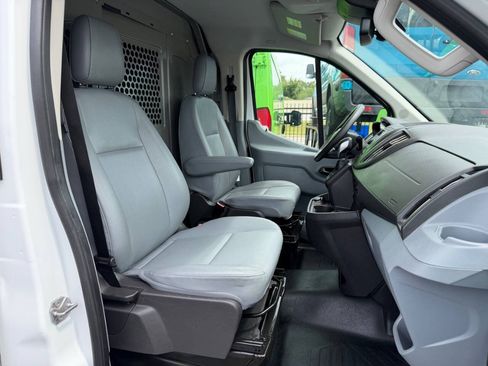 Used 2019 Ford Transit 250 130 Low Roof RWD image 9