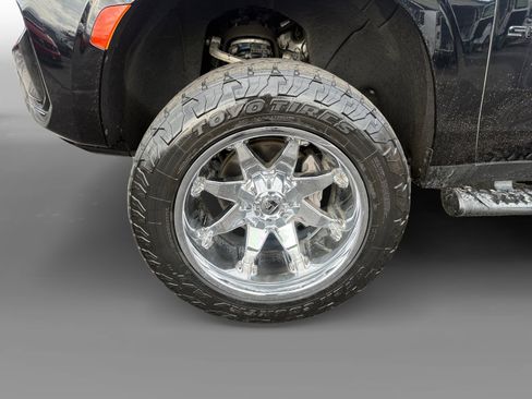 Used 2021 Chevrolet Suburban Z71 w/ Rear Media and Nav Package image 9