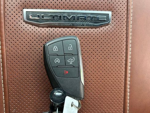 Used 2025 GMC Sierra 2500 Denali Ultimate AWD/4WD image 47