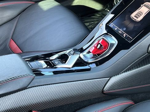 Used 2020 Lamborghini Huracan EVO image 36