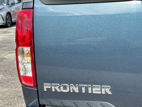 Used 2020 Nissan Frontier SV RWD image 11