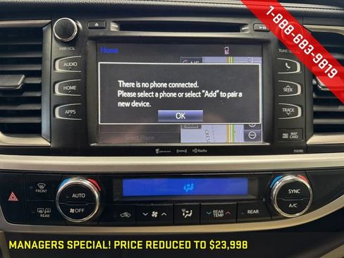 Used 2019 Toyota Highlander SE image 19