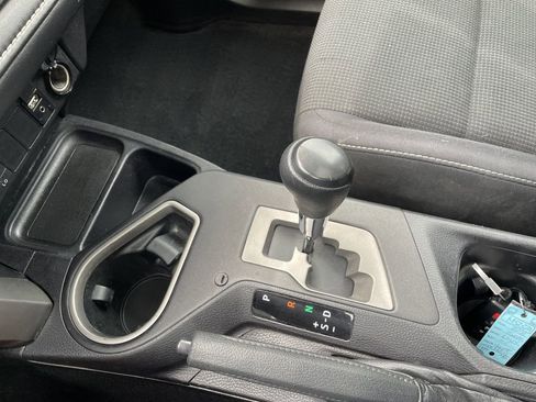 Used 2018 Toyota RAV4 XLE AWD/4WD image 20