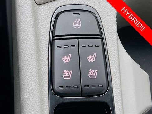 Certified 2017 Kia Niro Touring image 22