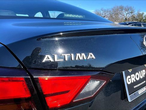 Used 2024 Nissan Altima 2.5 SR image 9