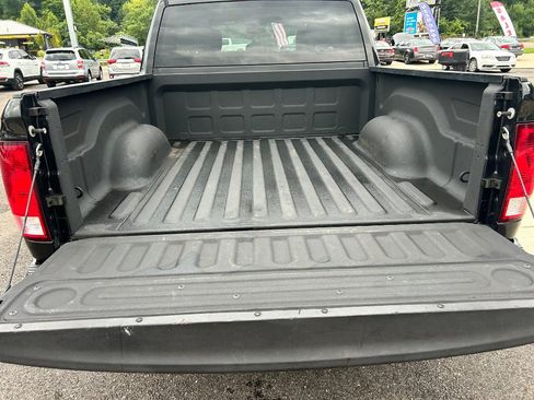Used 2017 RAM 1500 Express AWD/4WD image 8