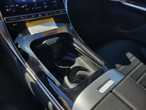 Used 2026 Mercedes-Benz GLC 300 4MATIC image 31