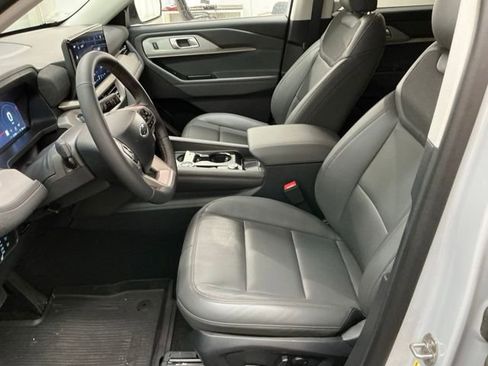 New 2026 Ford Explorer Active w/ Active Comfort Package AWD/4WD image 14