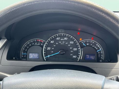 Used 2013 Toyota Camry LE FWD image 25
