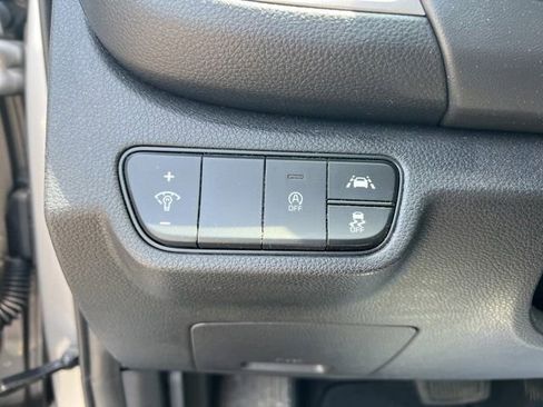 Certified 2023 Kia Seltos SX w/ SX Sunroof Package AWD/4WD image 11
