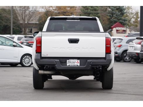 Used 2024 Toyota Tacoma SR image 4