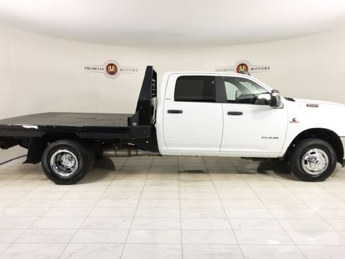 Used 2024 RAM 3500 SLT w/ Quick Order Package 2YG SLT AWD/4WD image 2