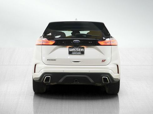 Used 2019 Ford Edge ST w/ Cold Weather Package AWD/4WD image 4