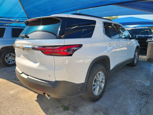 Used 2023 Chevrolet Traverse LT FWD image 4