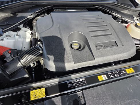 Used 2026 Land Rover Range Rover Sport SE AWD/4WD image 18