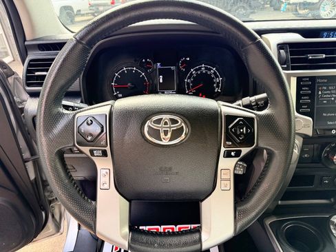 Used 2022 Toyota 4Runner SR5 Premium AWD/4WD image 22