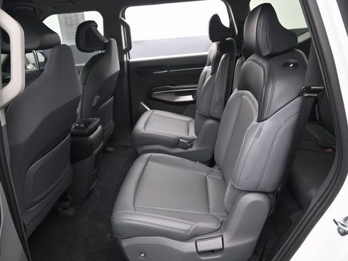 Used 2024 Kia EV9 Light Long Range image 32