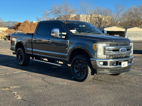 Used 2017 Ford F250 Lariat w/ Chrome Package image 6