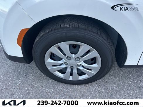 Certified 2025 Kia Soul LX image 15