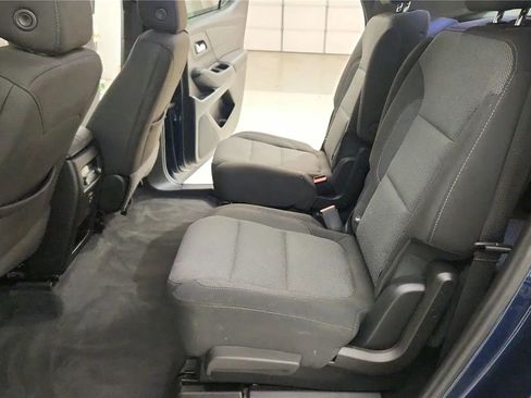 Used 2023 Chevrolet Traverse LT image 33