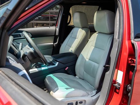 Used 2011 Ford Explorer XLT w/ 202A Rapid Spec Order Code FWD image 13