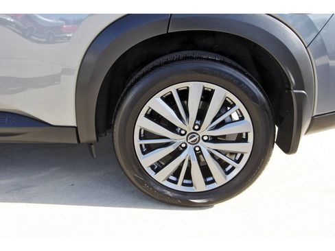 Certified 2025 Nissan Pathfinder SL w/ SL Premium Package FWD image 33