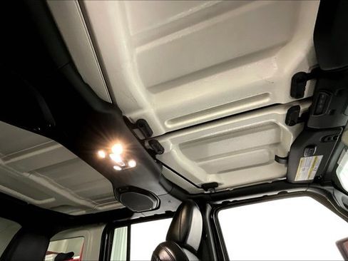 Used 2022 Jeep Wrangler Unlimited Sahara w/ Cold Weather Group image 22