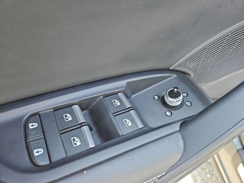 Used 2024 Audi Q5 2.0T Premium Plus AWD/4WD image 22