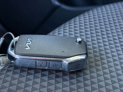 Used 2025 Kia Soul LX w/ LX Technology Package image 18