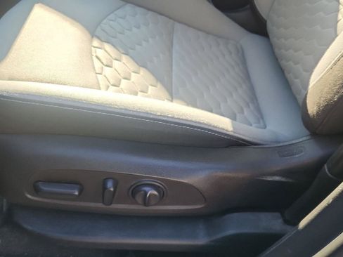 Used 2019 Chevrolet Equinox LS AWD/4WD image 13