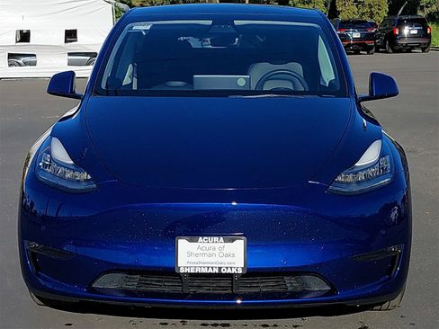 Used 2021 Tesla Model Y Long Range image 14